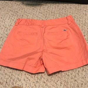 Coral vineyard vines 3.5” shorts